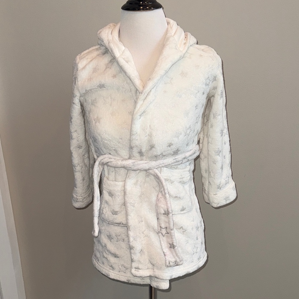 Cat & Jack White Fleece Hooded Robe with silver stars ⭐️ 6/6X